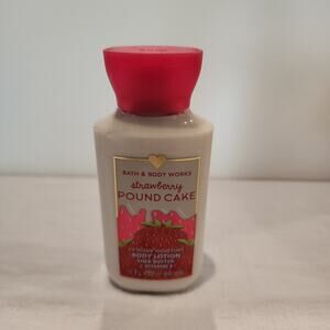Bath and Body Works Strawberry Pound Cake 24 hour Moisture Body Lotion travel sz
